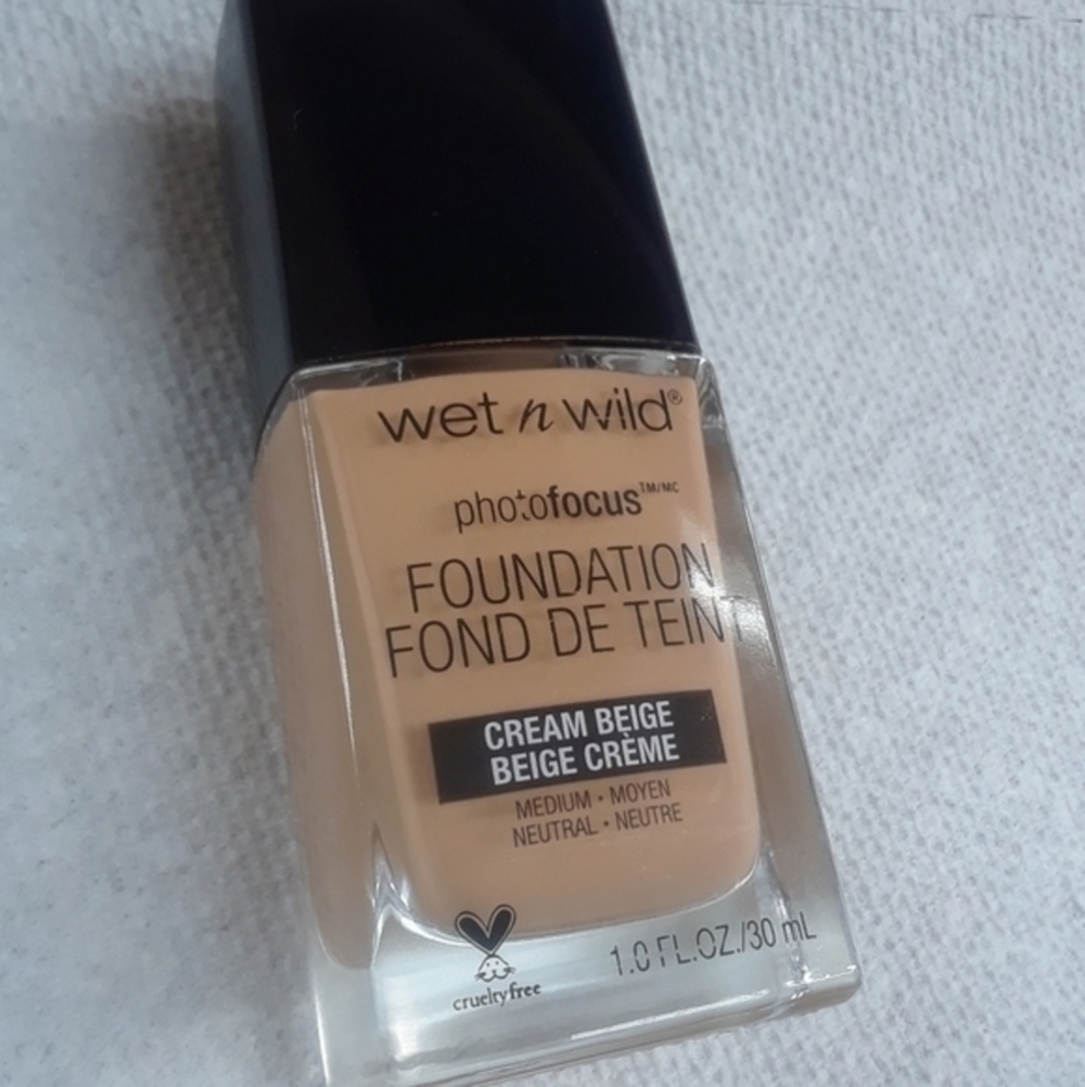 🛍Wet N Wild Photofocus Golden Beige Foundation - Picture 2 of 4